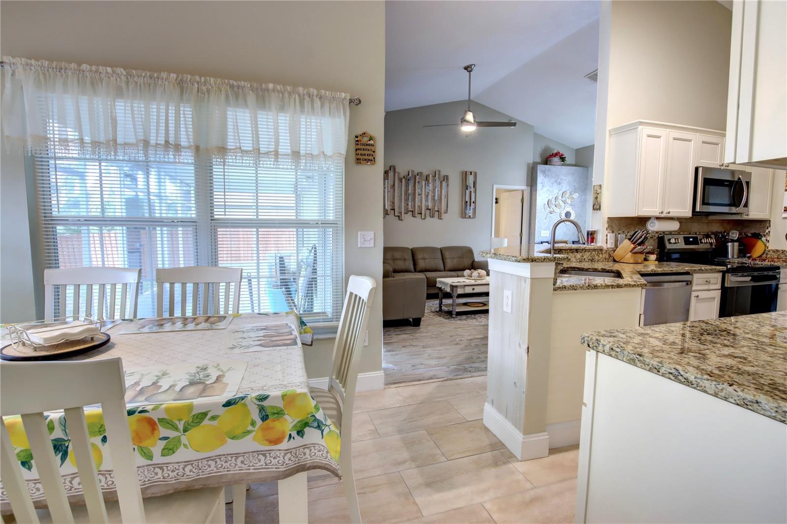 Image 10 of 23 For 2722 Maywood Street