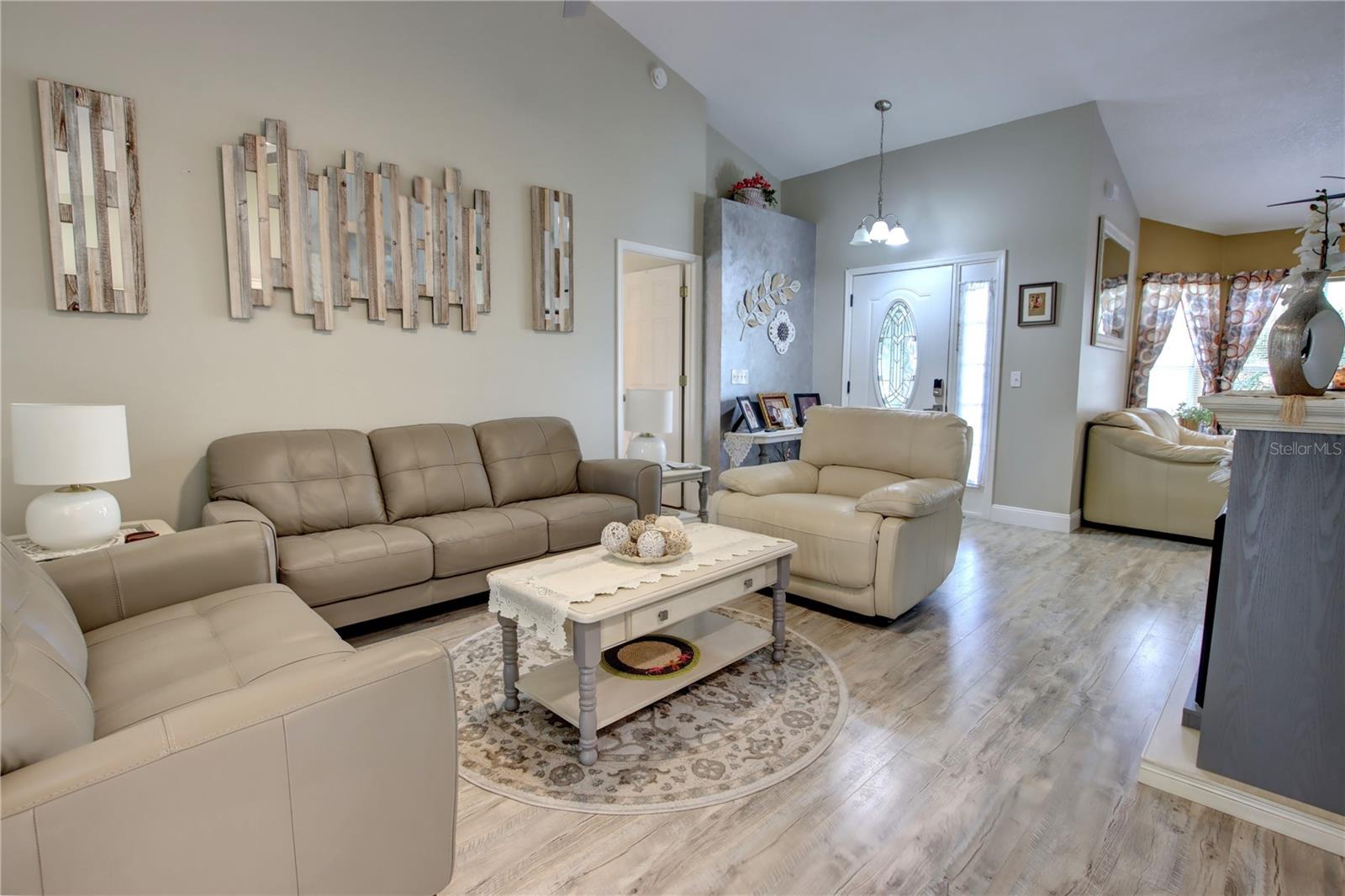 Image 3 of 23 For 2722 Maywood Street