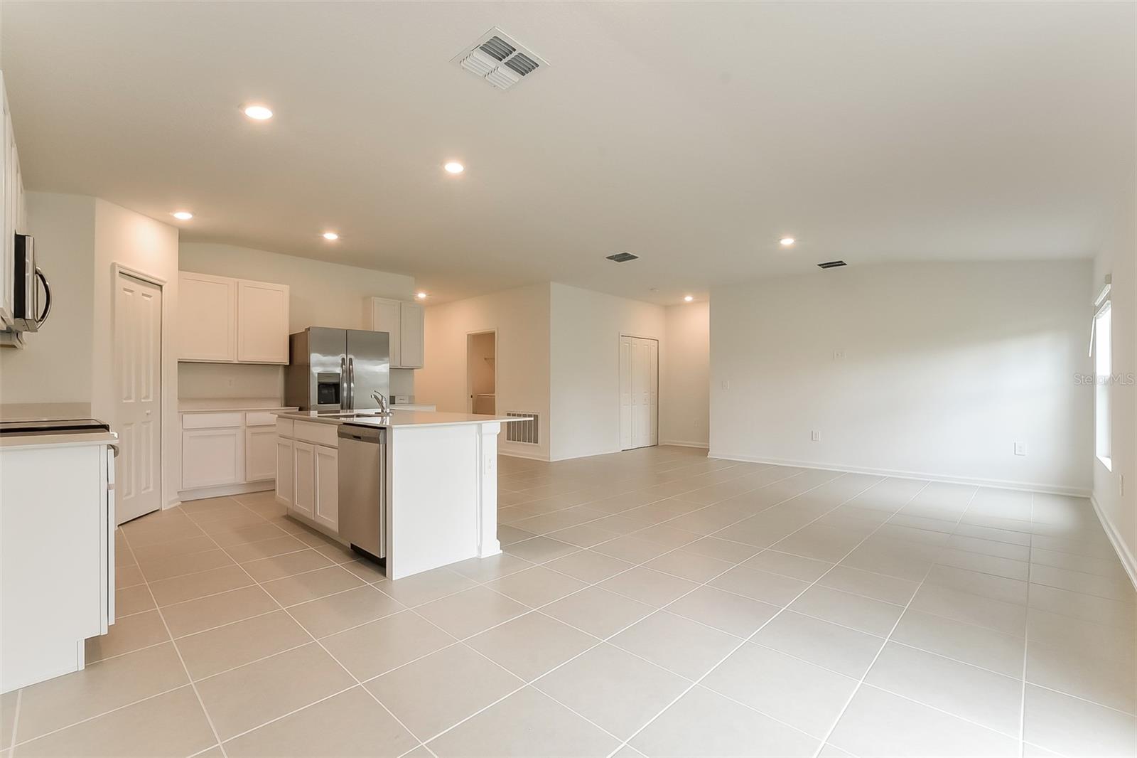 Image 13 of 16 For 1370 Inkberry Circle