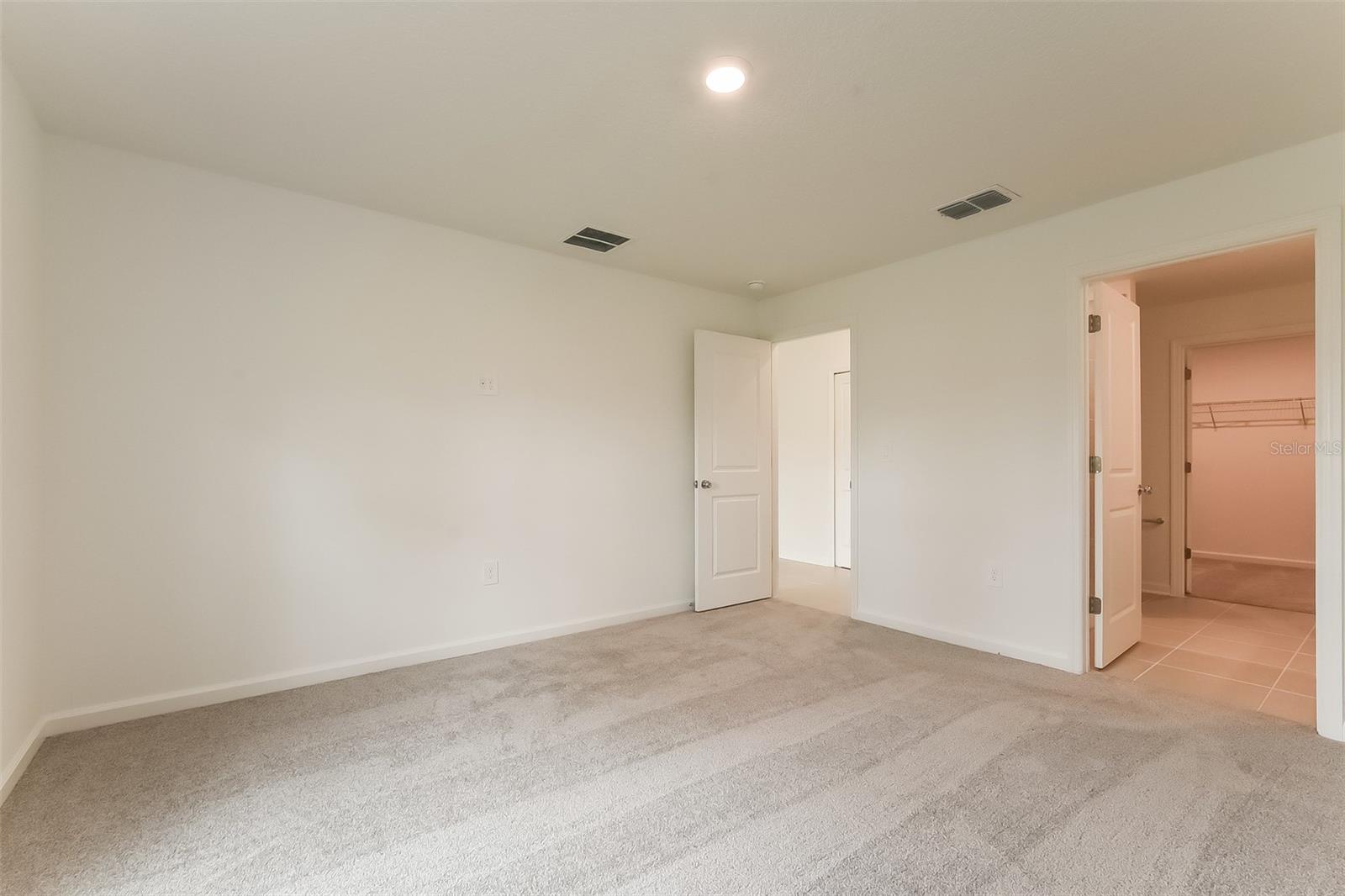 Image 4 of 16 For 1370 Inkberry Circle