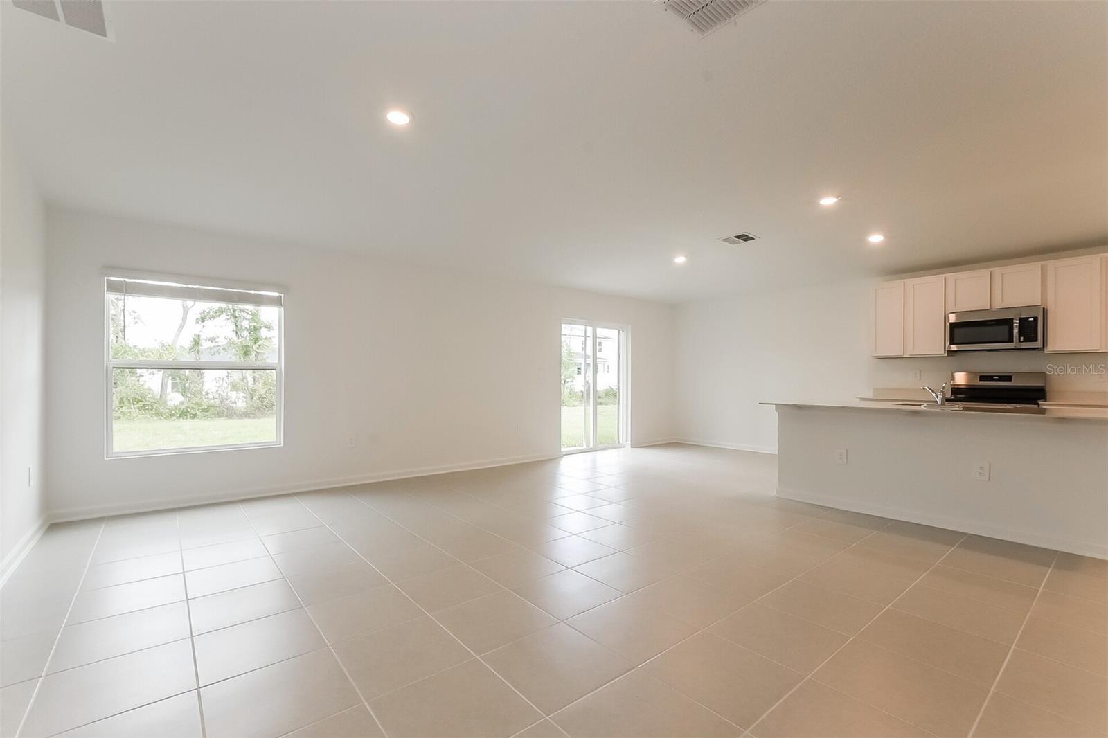 Image 9 of 16 For 1370 Inkberry Circle