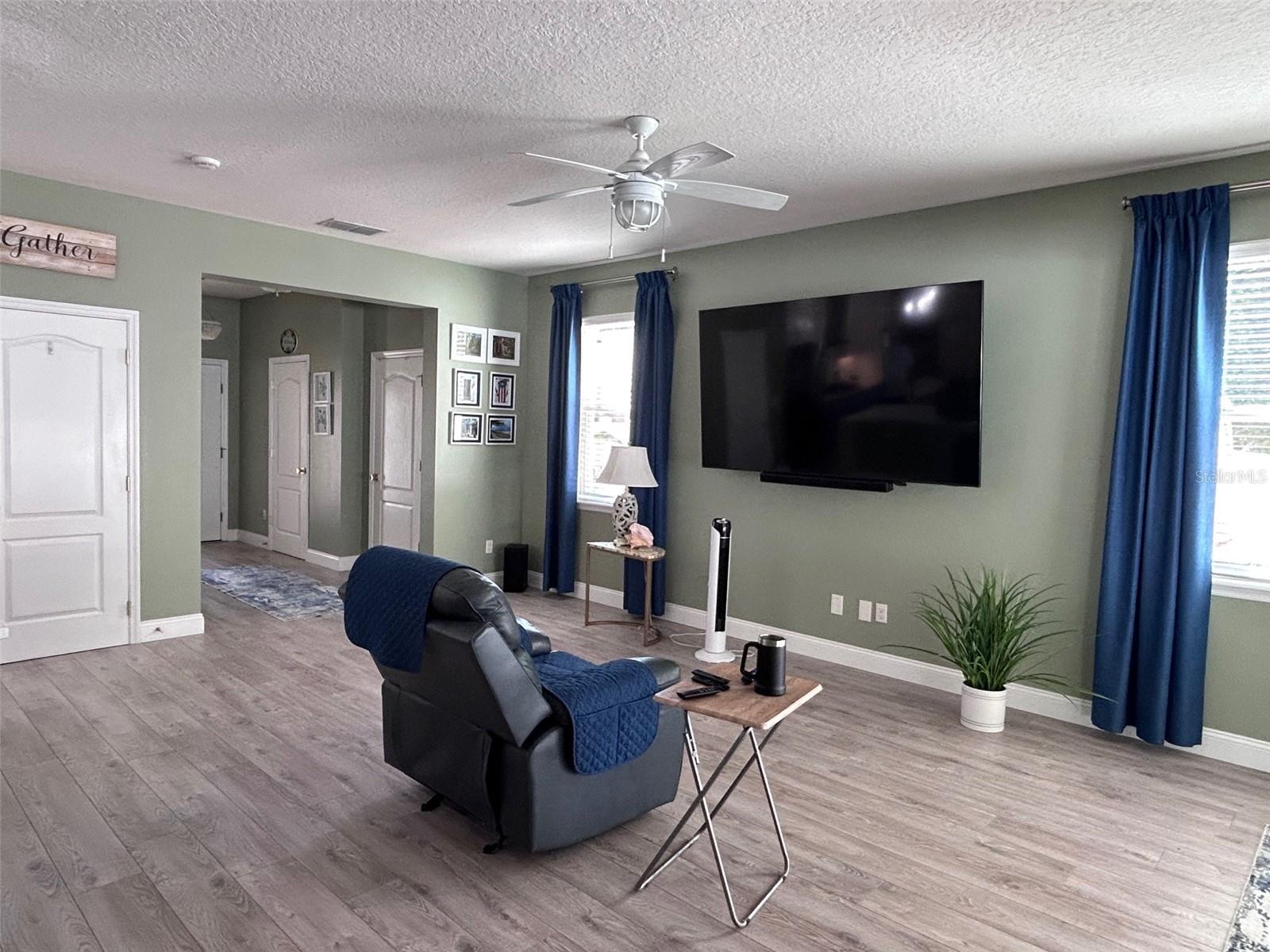 Image 2 of 12 For 1013 Flagstone Court