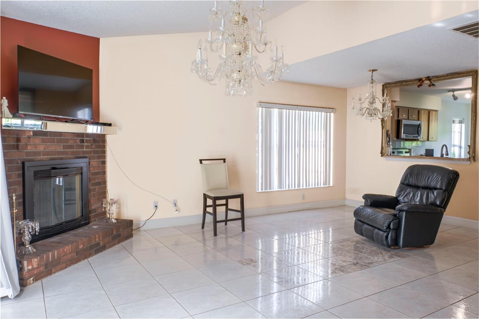 Image 12 of 33 For 602 Oak Manor Circle