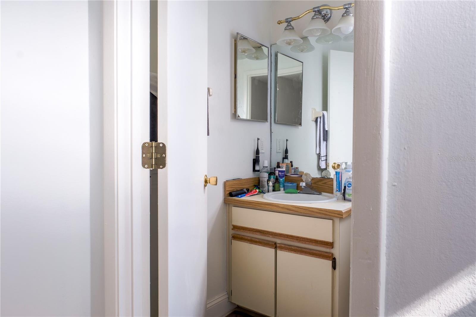 Image 24 of 33 For 602 Oak Manor Circle