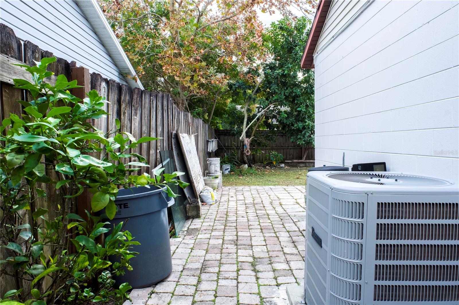 Image 28 of 33 For 602 Oak Manor Circle