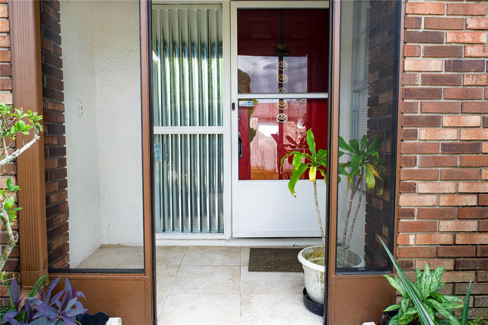 Image 3 of 33 For 602 Oak Manor Circle