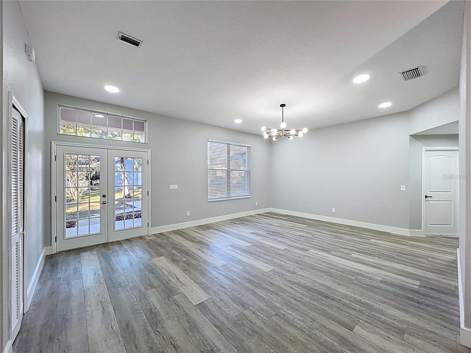 Image 10 of 55 For 1002 Beckstrom Drive