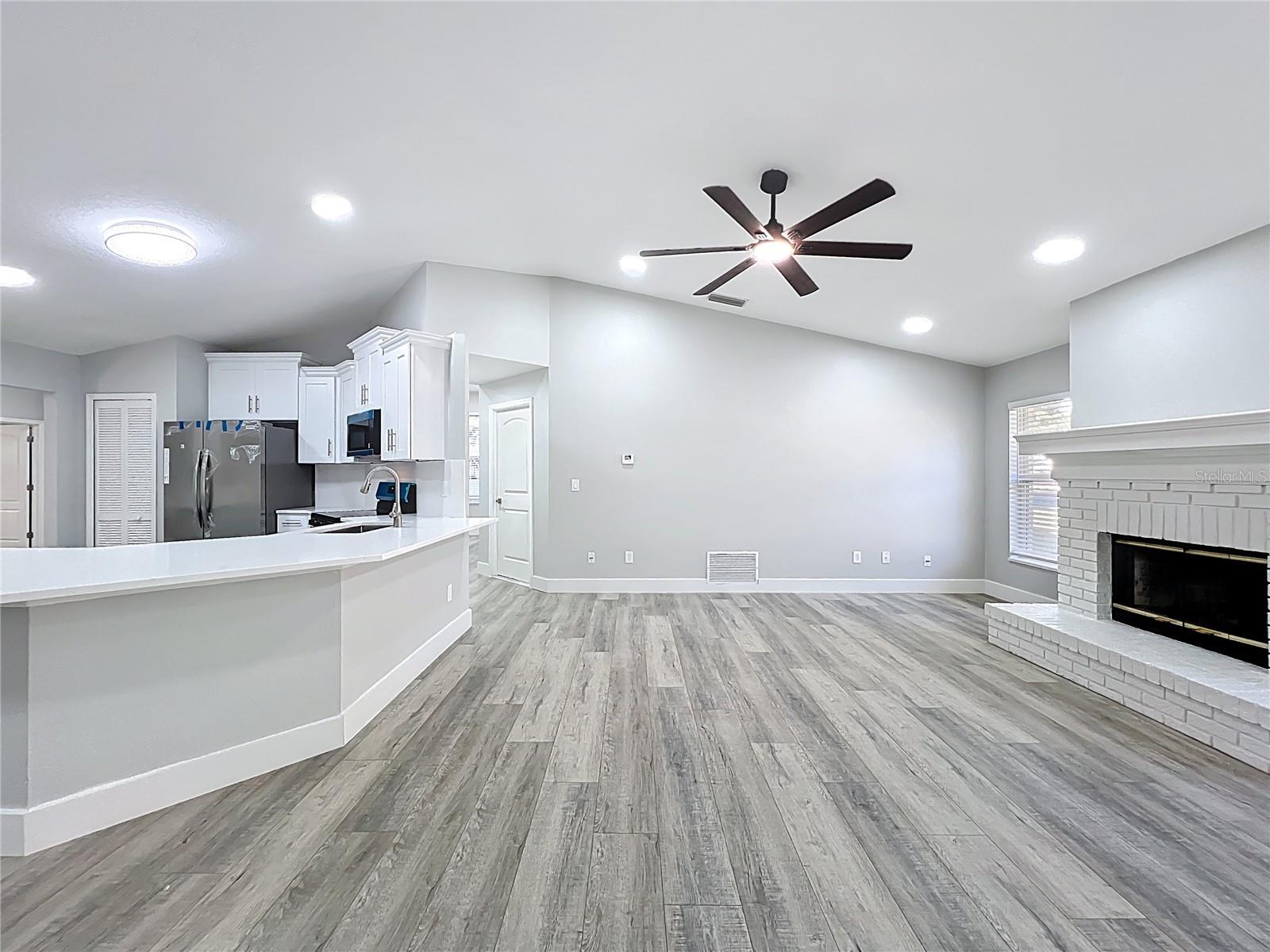 Image 14 of 55 For 1002 Beckstrom Drive