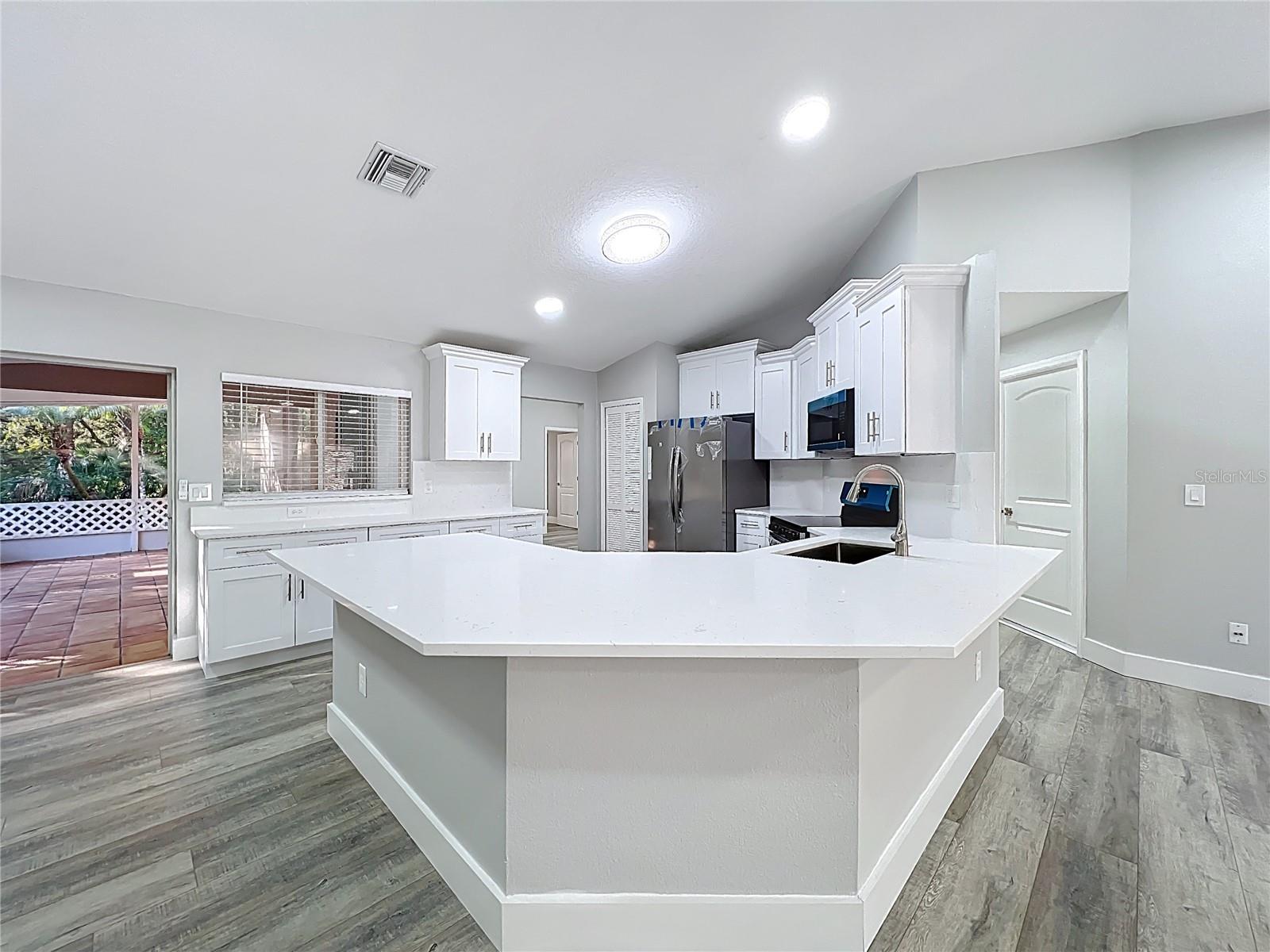 Image 18 of 55 For 1002 Beckstrom Drive