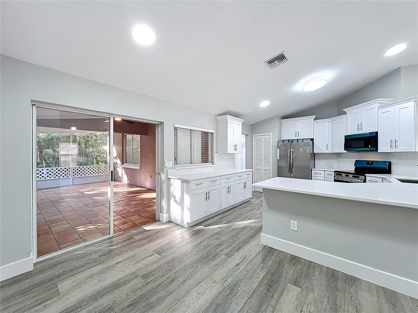 Image 19 of 55 For 1002 Beckstrom Drive