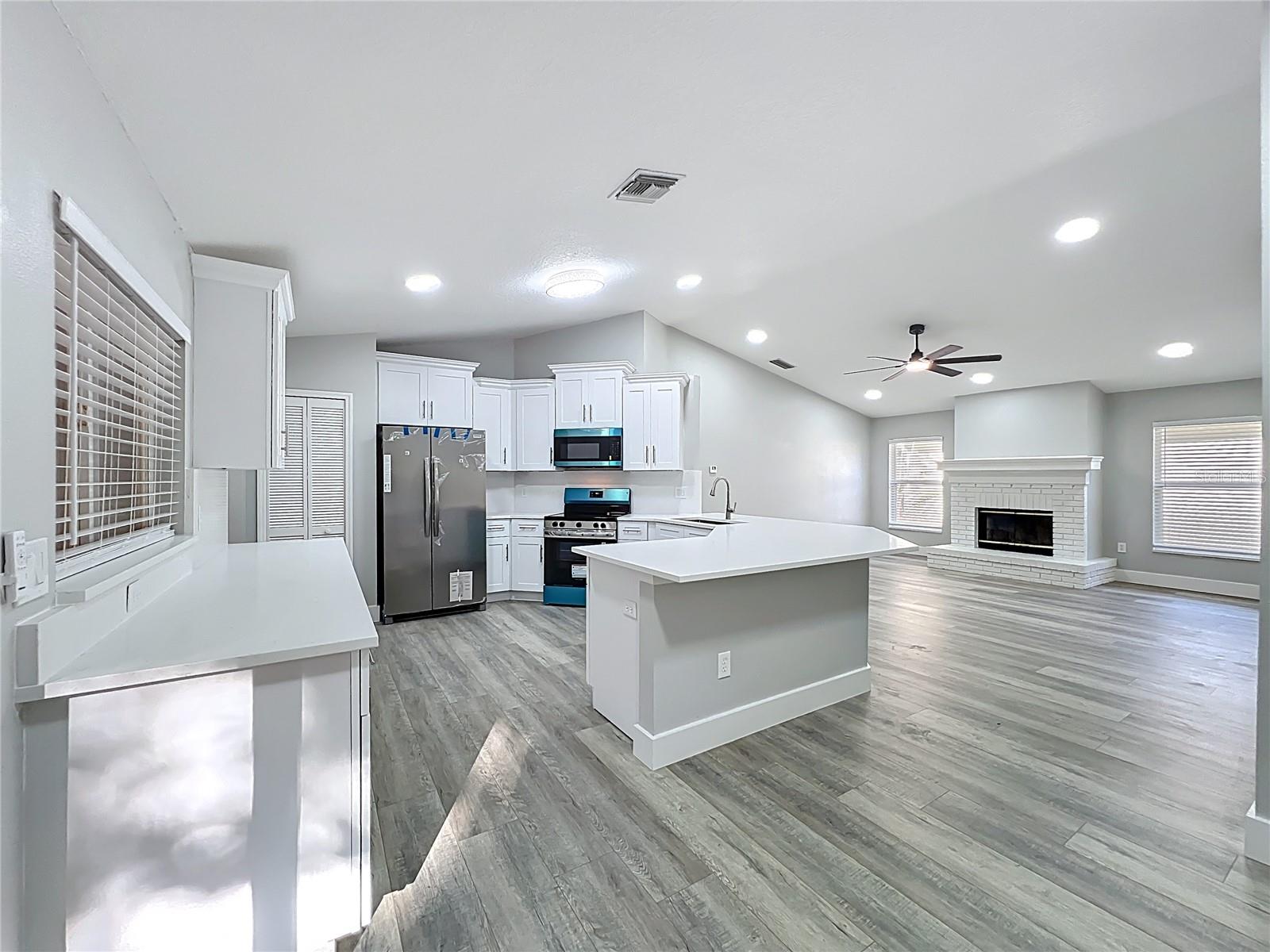 Image 20 of 55 For 1002 Beckstrom Drive