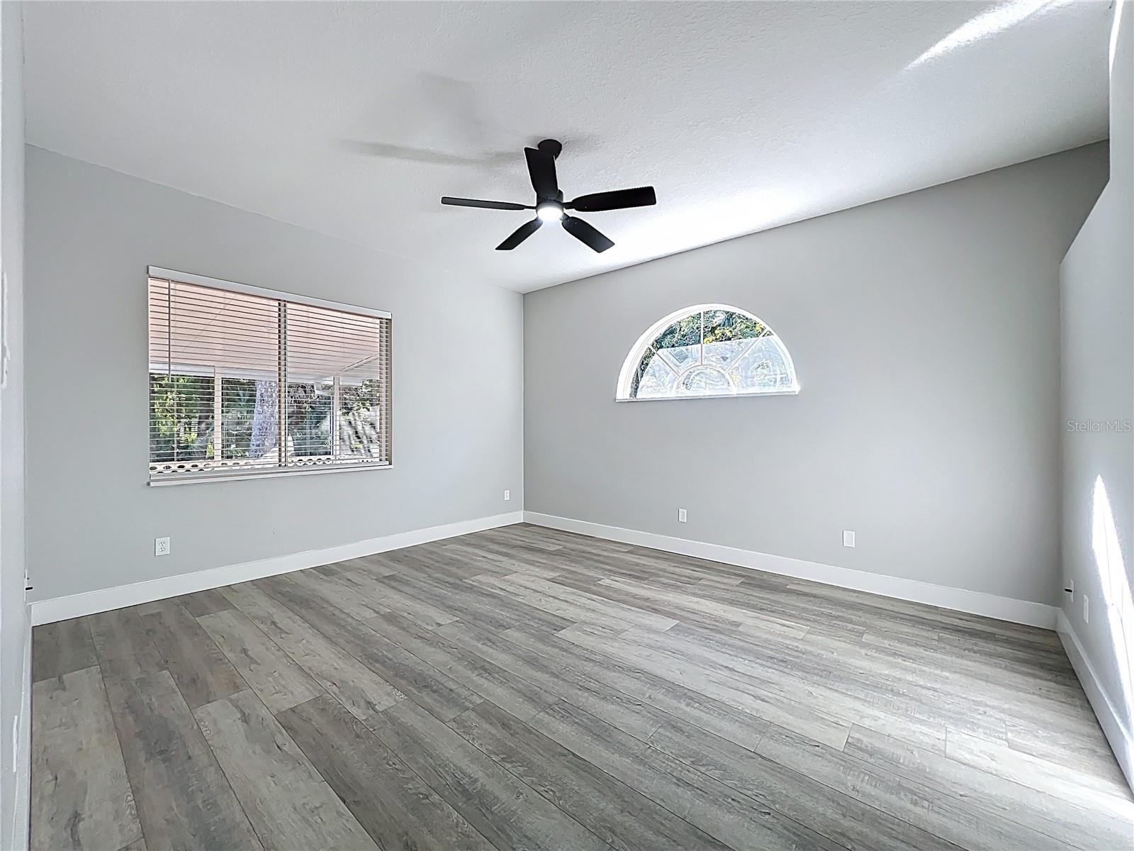 Image 38 of 55 For 1002 Beckstrom Drive