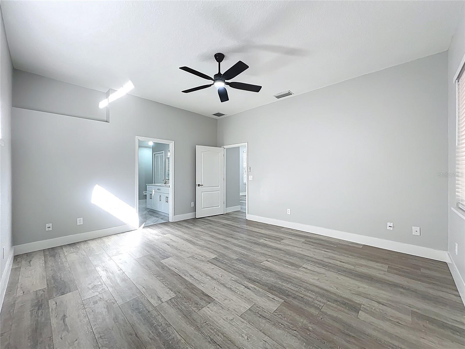 Image 40 of 55 For 1002 Beckstrom Drive