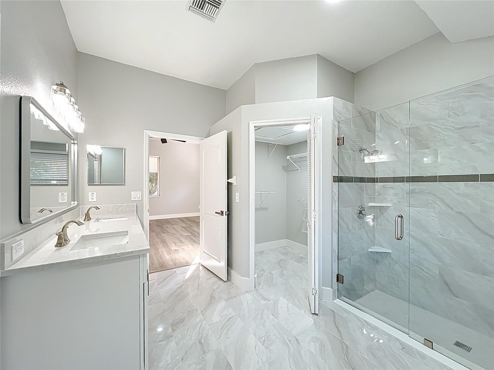 Image 43 of 55 For 1002 Beckstrom Drive