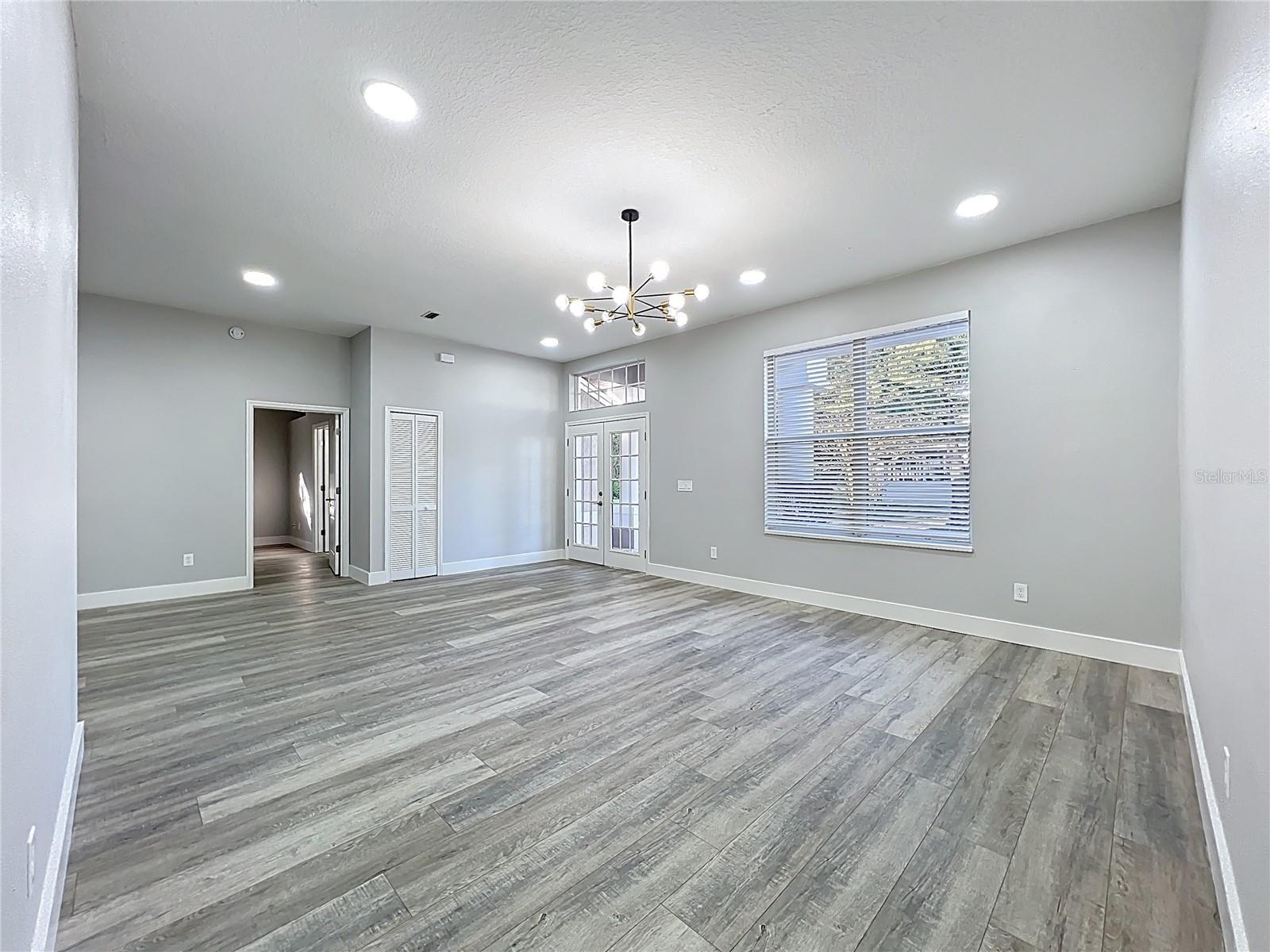 Image 9 of 55 For 1002 Beckstrom Drive