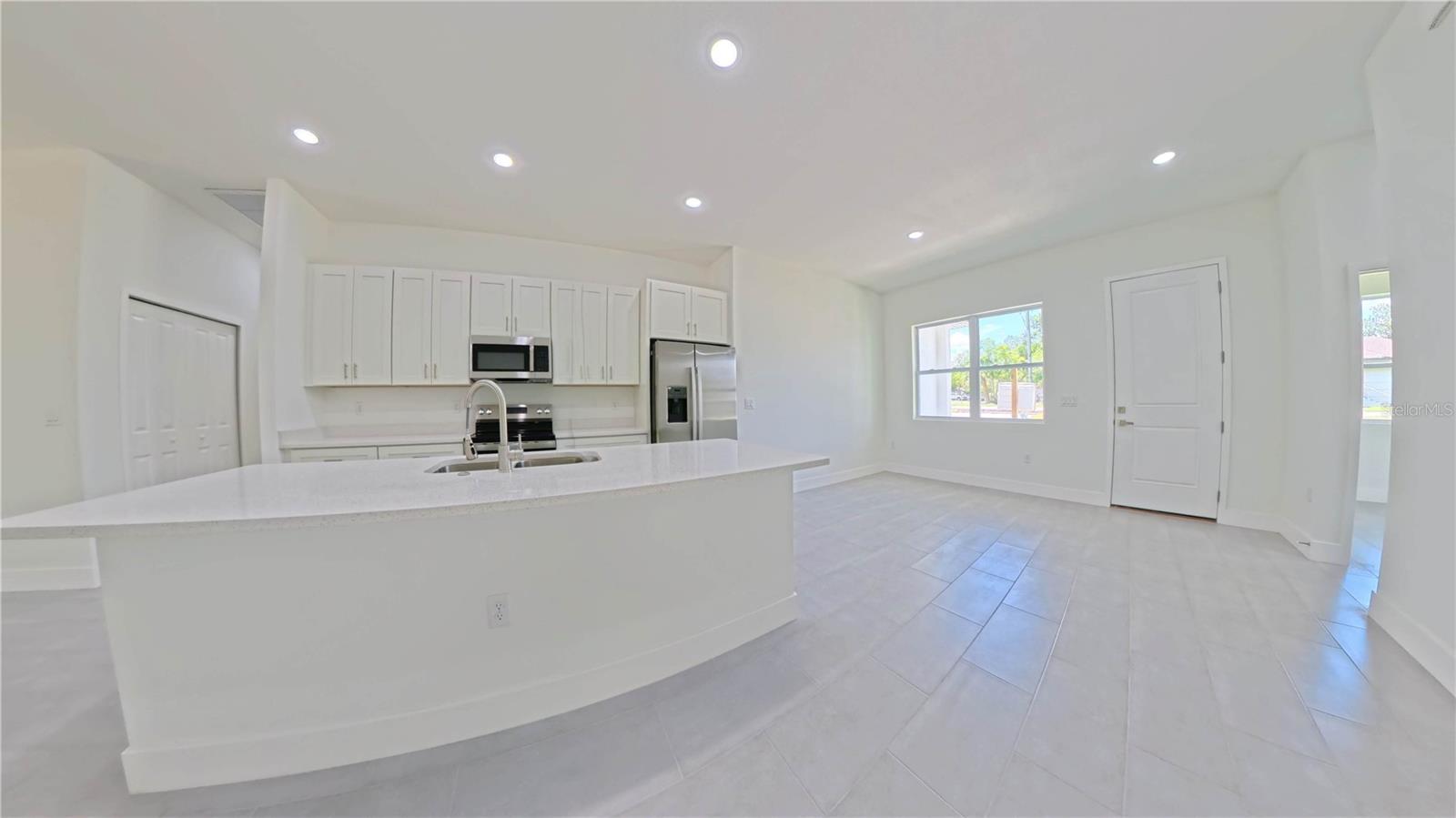 Image 4 of 12 For 24395 Foxglove Lane