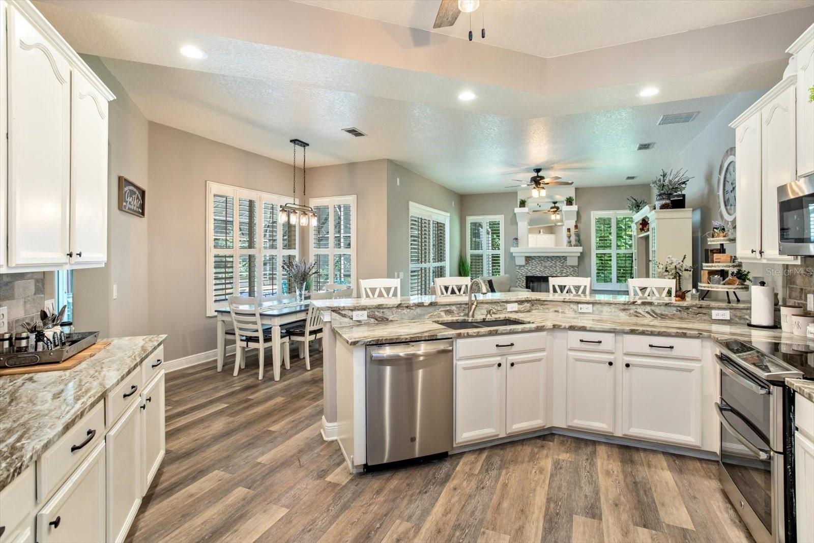 Image 18 of 41 For 8158 Emerald Forest Court