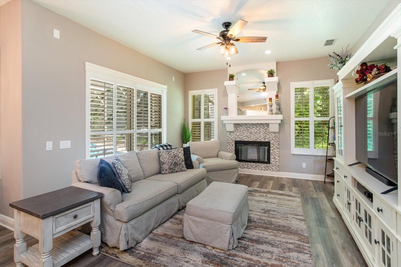 Image 22 of 41 For 8158 Emerald Forest Court