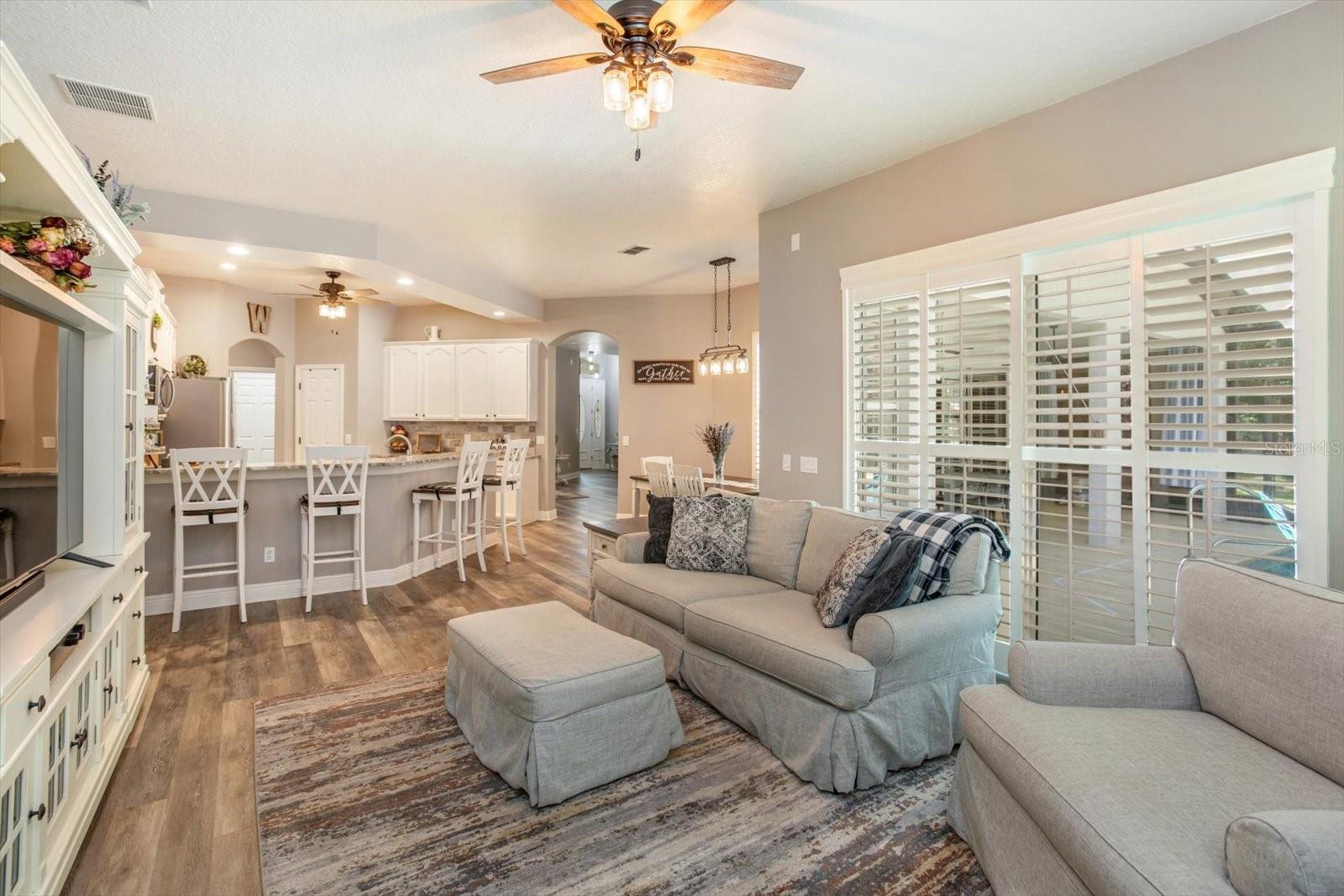 Image 23 of 41 For 8158 Emerald Forest Court