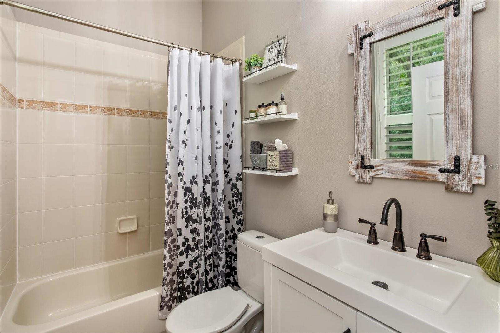 Image 28 of 41 For 8158 Emerald Forest Court