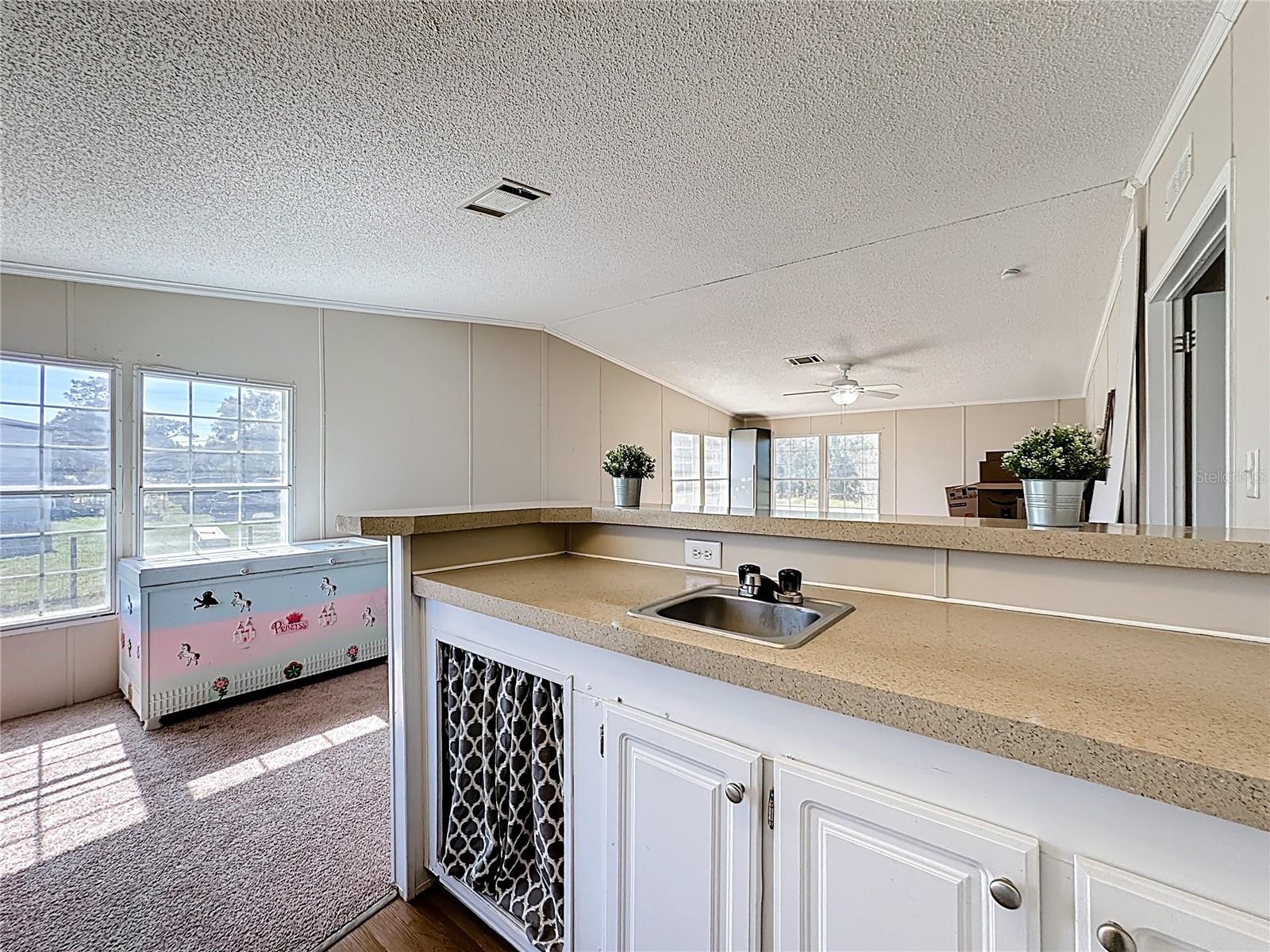 Image 19 of 43 For 5175 Topeka Avenue