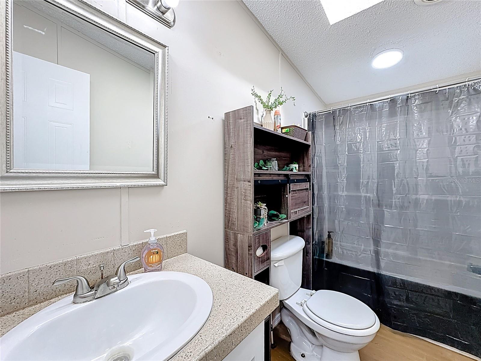 Image 24 of 43 For 5175 Topeka Avenue