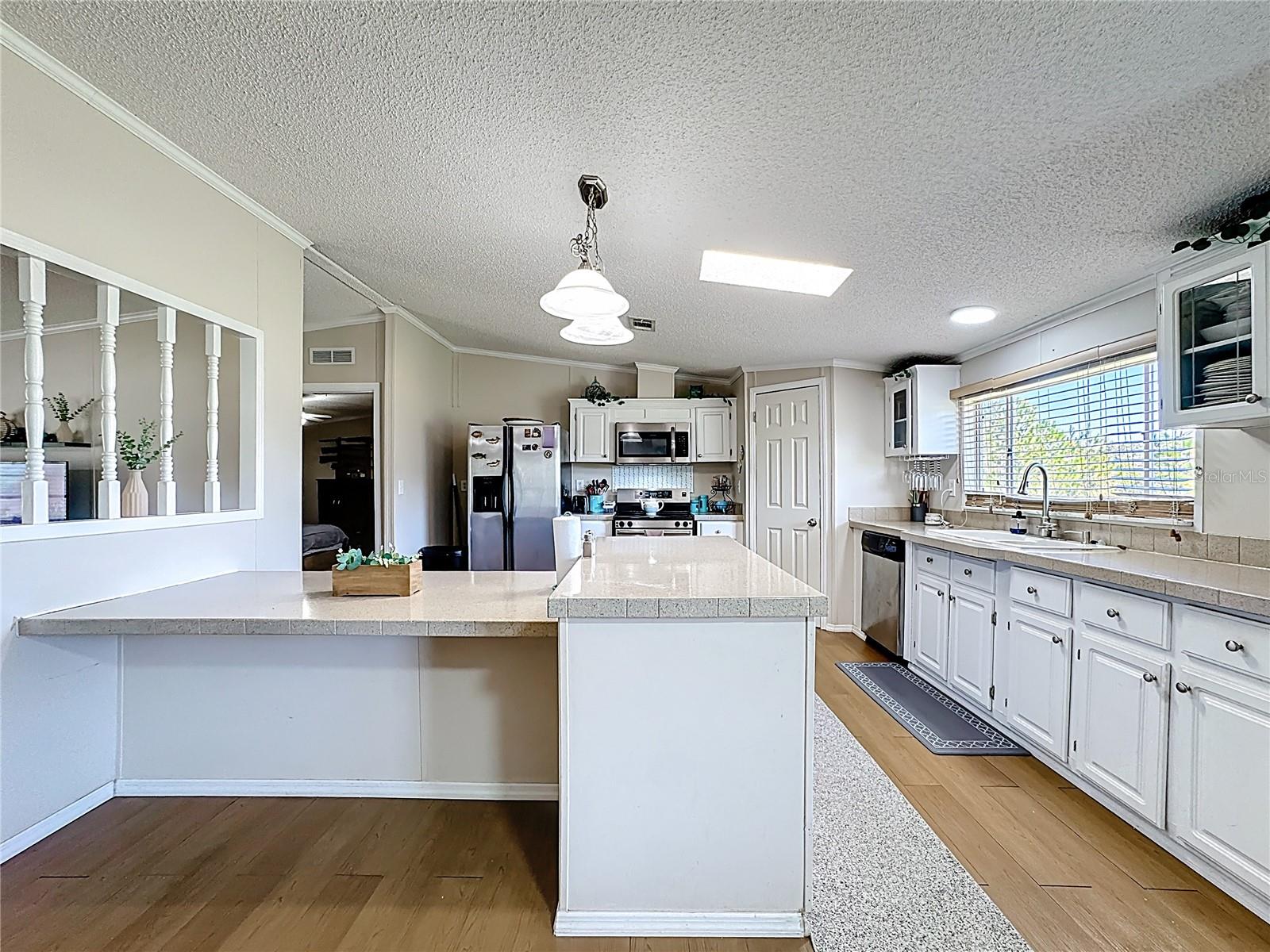 Image 3 of 43 For 5175 Topeka Avenue