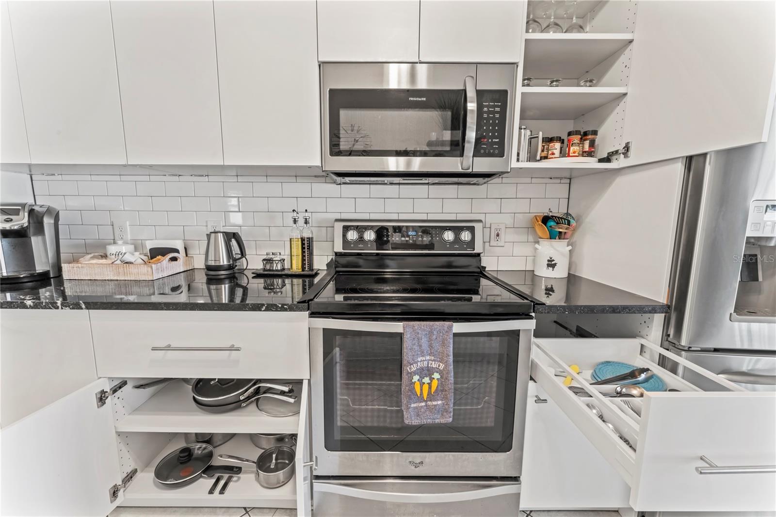 Image 14 of 43 For 8745 Sol Terrace