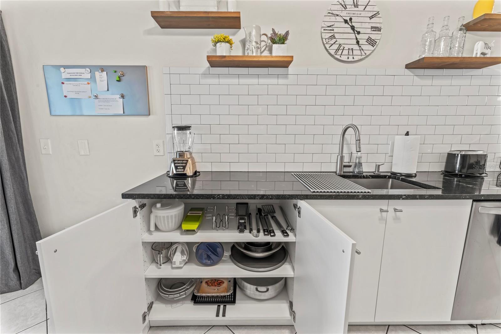 Image 17 of 43 For 8745 Sol Terrace