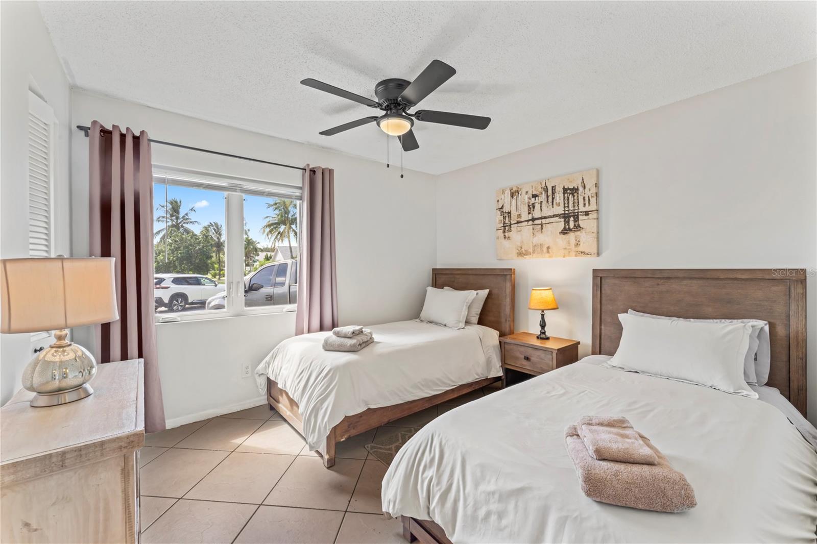 Image 33 of 43 For 8745 Sol Terrace