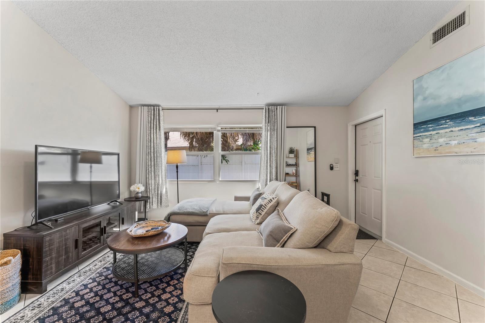 Image 6 of 43 For 8745 Sol Terrace