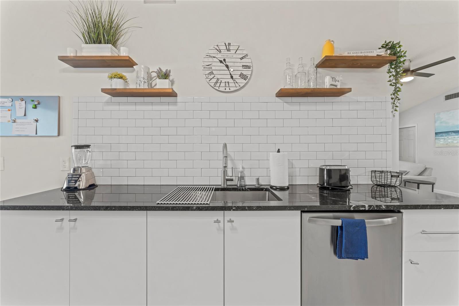 Image 7 of 43 For 8745 Sol Terrace