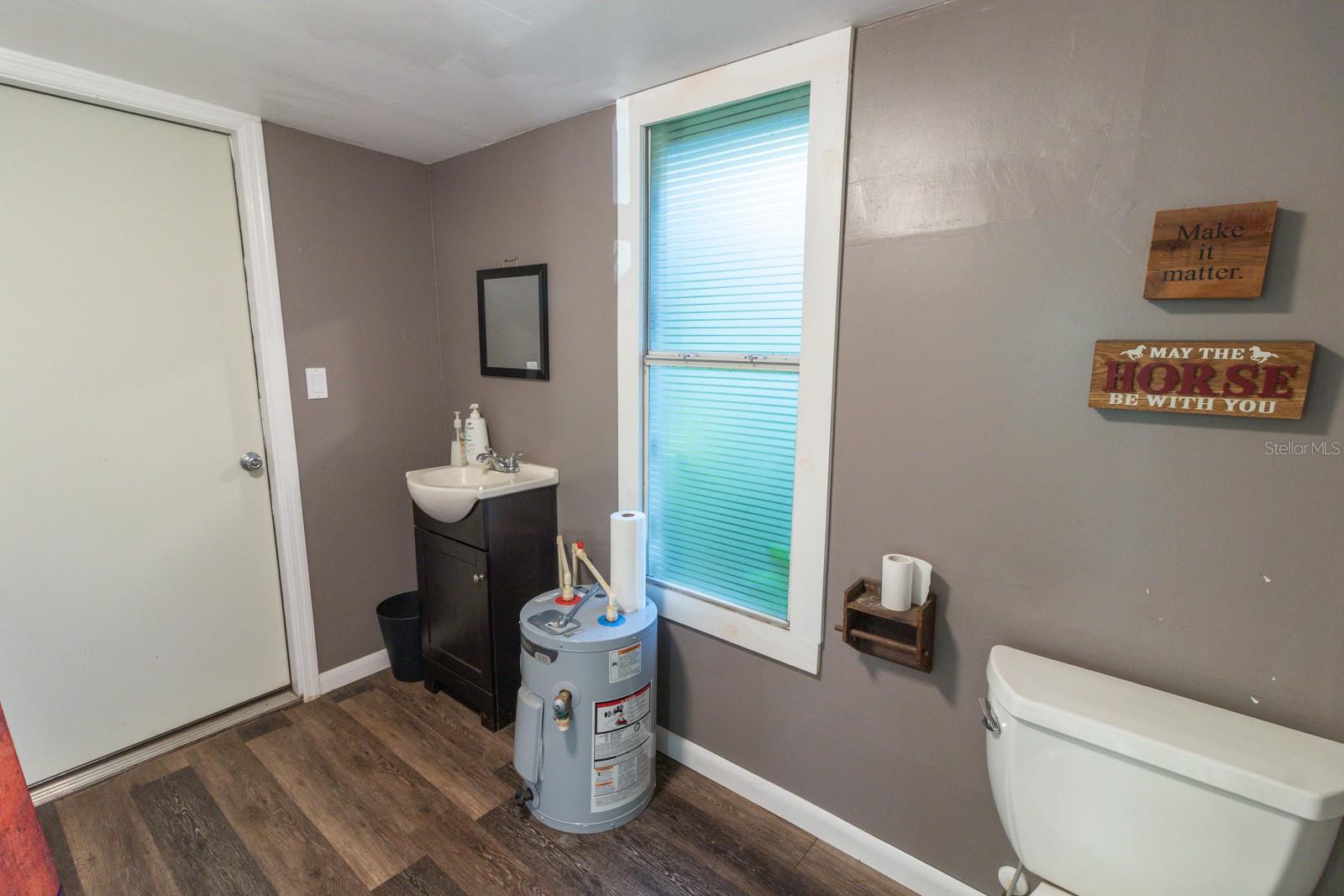 Image 25 of 86 For 560 Lake Pleasant Road