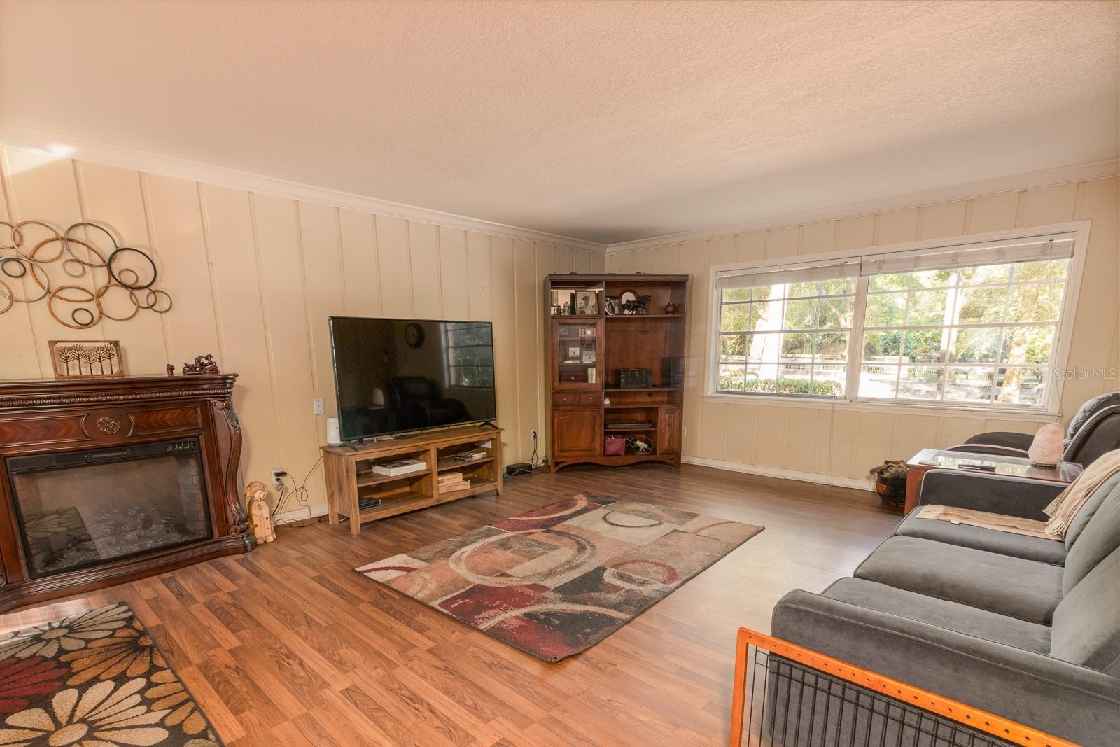 Image 4 of 86 For 560 Lake Pleasant Road