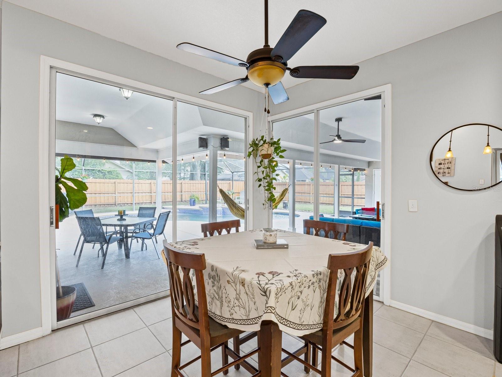 Image 16 of 48 For 709 Windwillow Circle