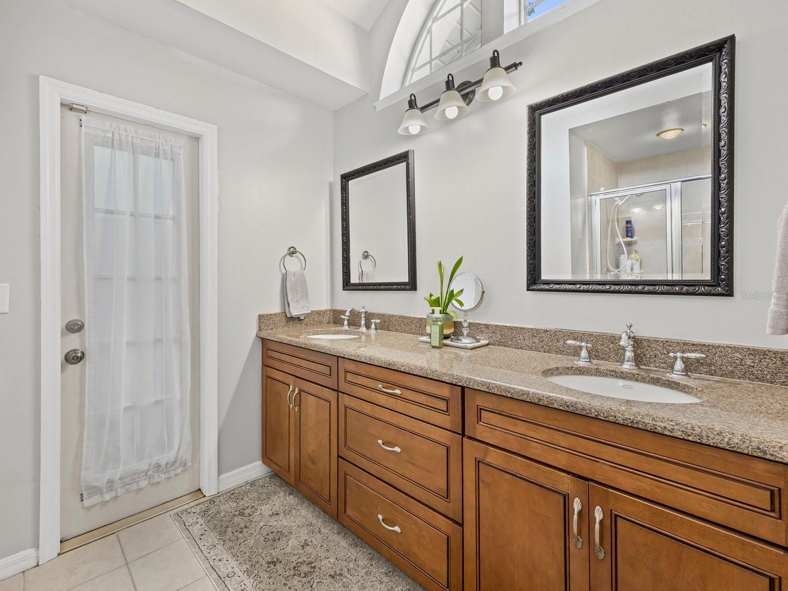 Image 21 of 48 For 709 Windwillow Circle