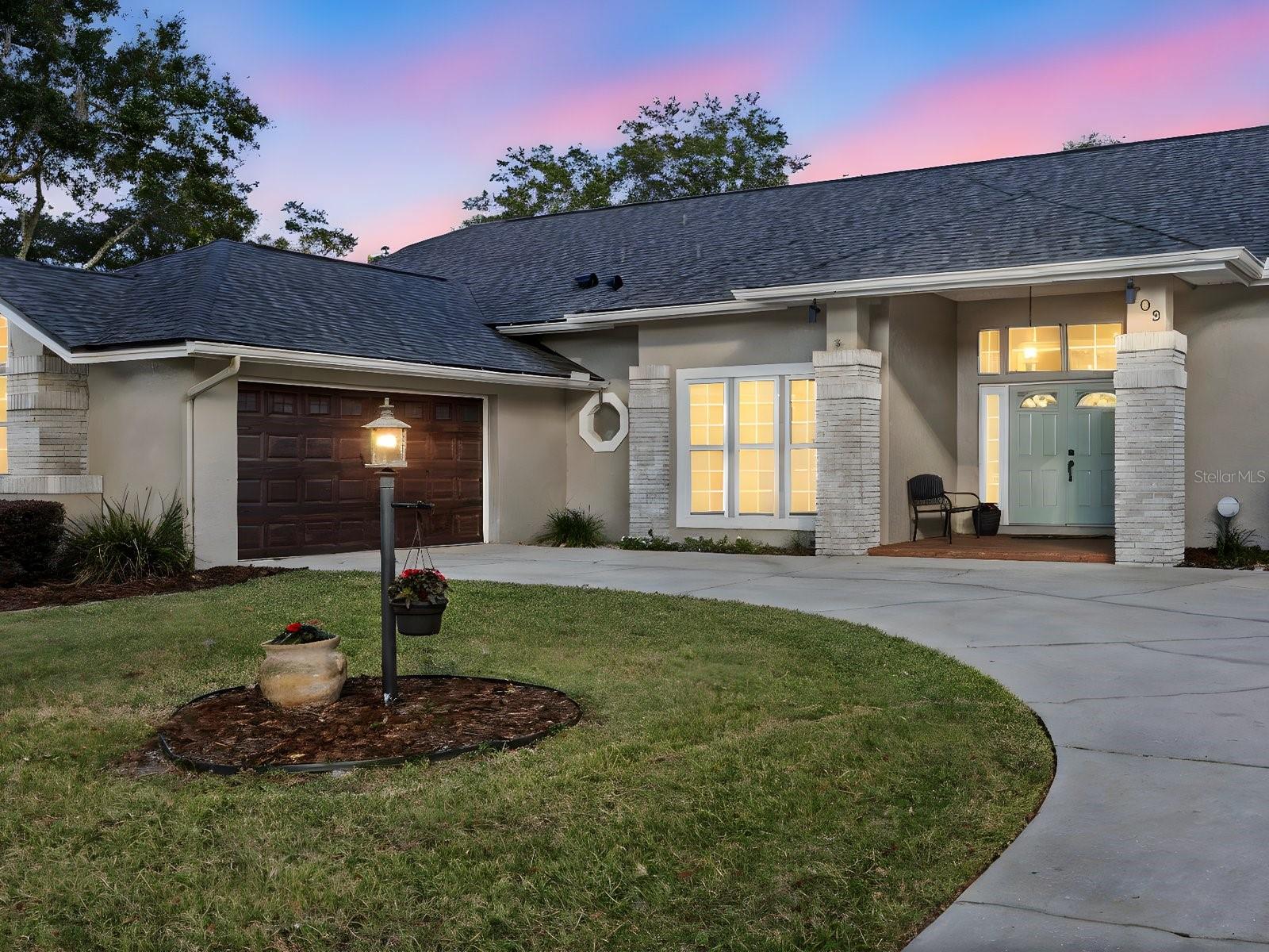 Image 5 of 48 For 709 Windwillow Circle