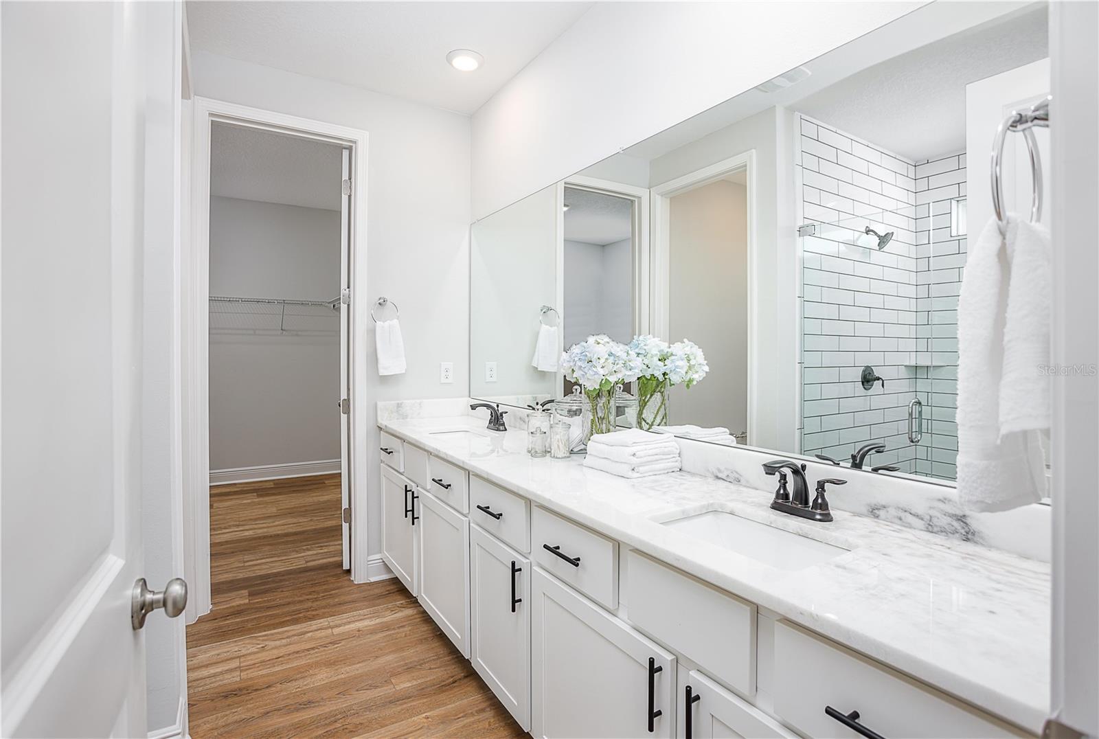 Image 14 of 28 For 10182 White Magnolia Square