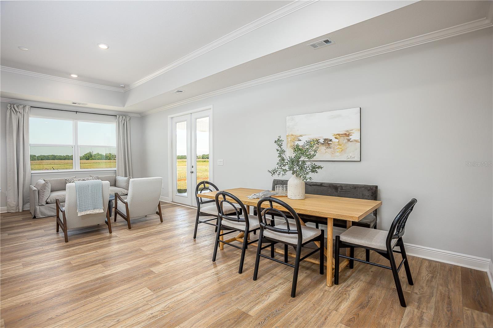 Image 21 of 28 For 10182 White Magnolia Square