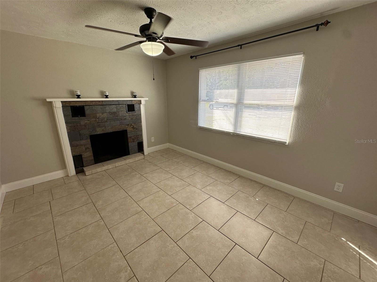 Image 2 of 15 For 890 Emerald Drive