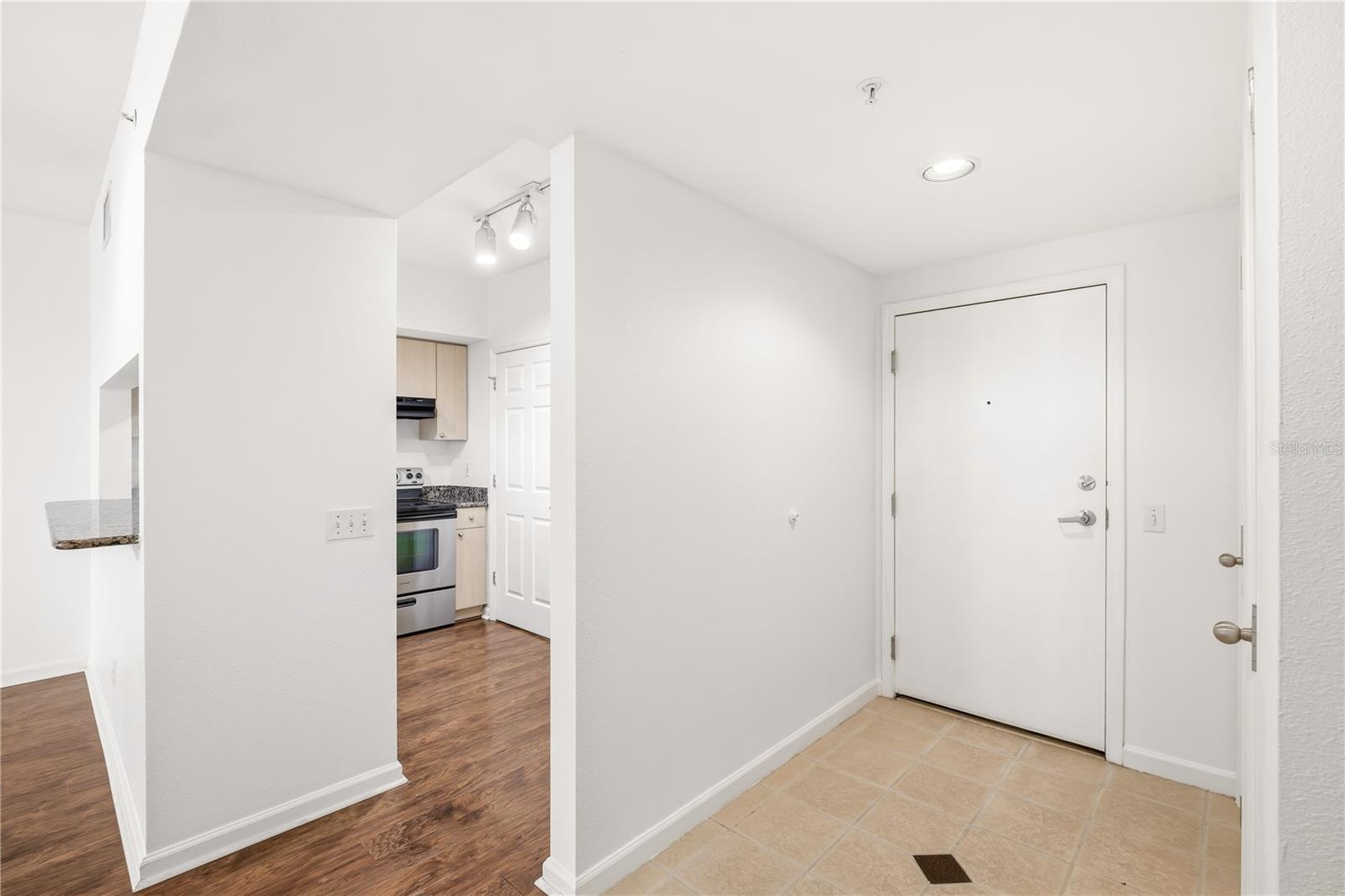 Image 11 of 22 For 322 Central Boulevard 706