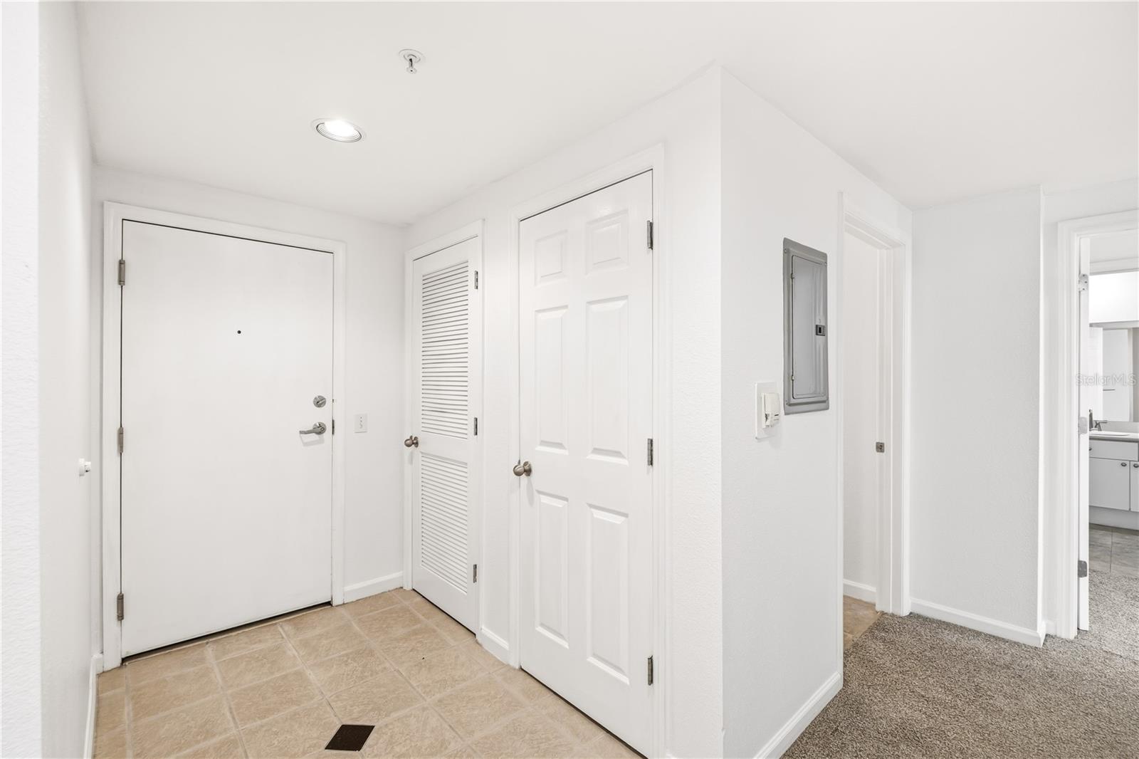 Image 12 of 22 For 322 Central Boulevard 706