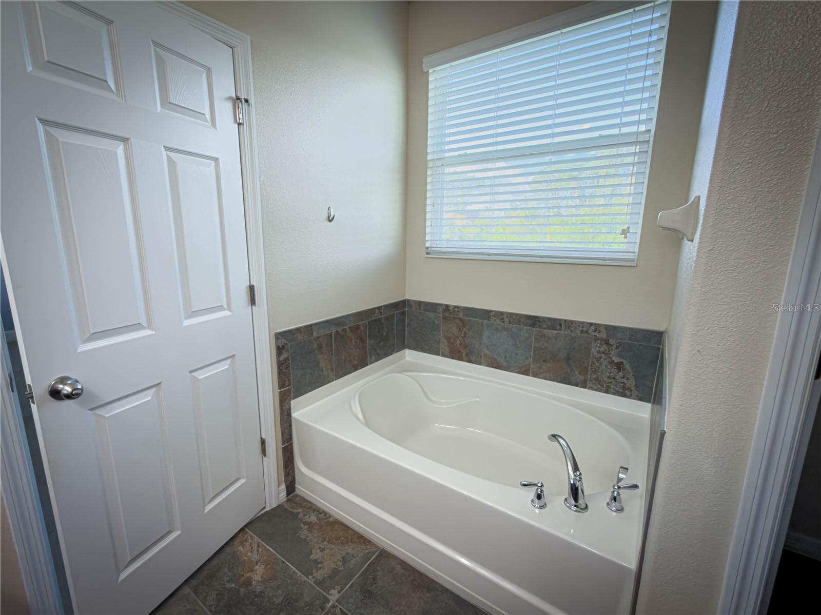 Image 15 of 50 For 5169 Dove Tree Street