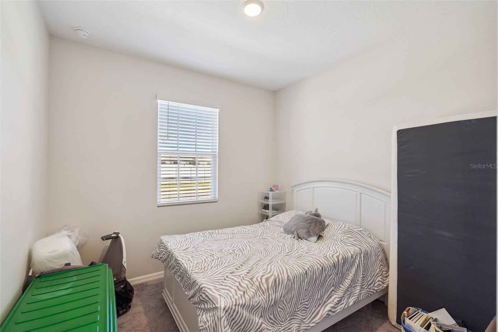 Image 14 of 20 For 702 Heritage Square Drive