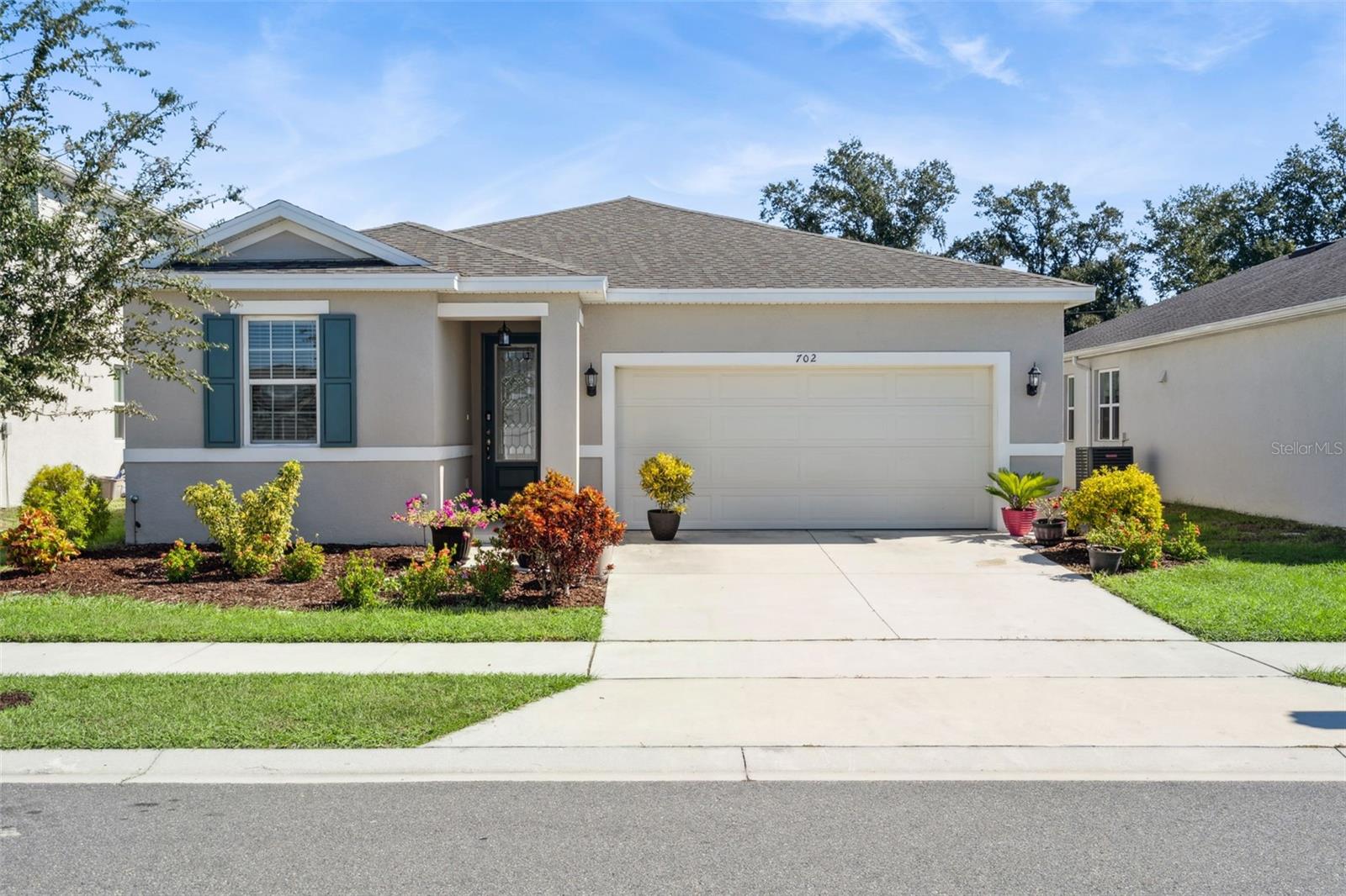 Image 4 of 20 For 702 Heritage Square Drive