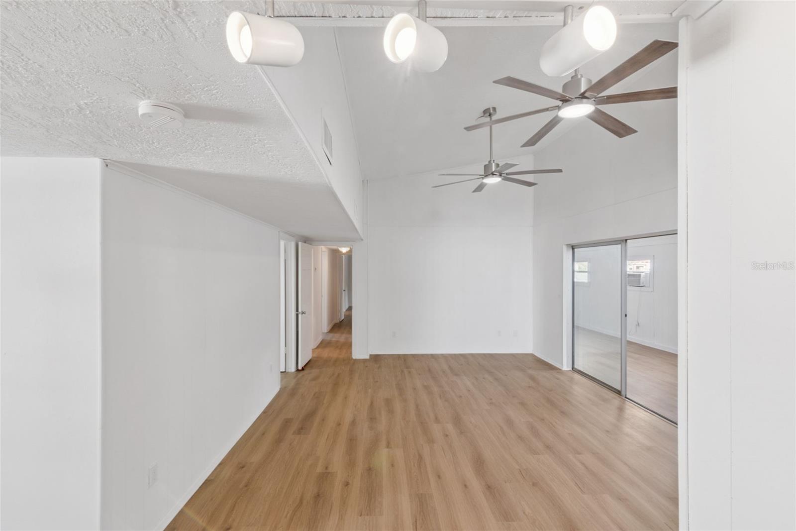 Image 18 of 38 For 229 Doverwood Road