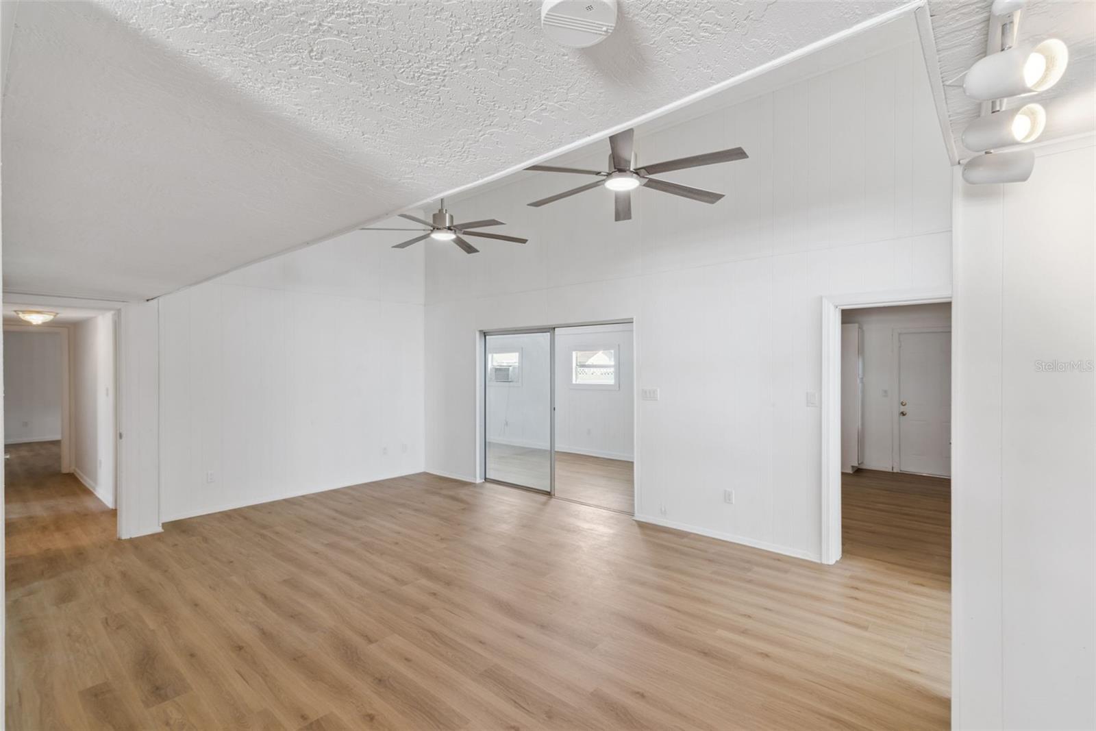 Image 19 of 38 For 229 Doverwood Road