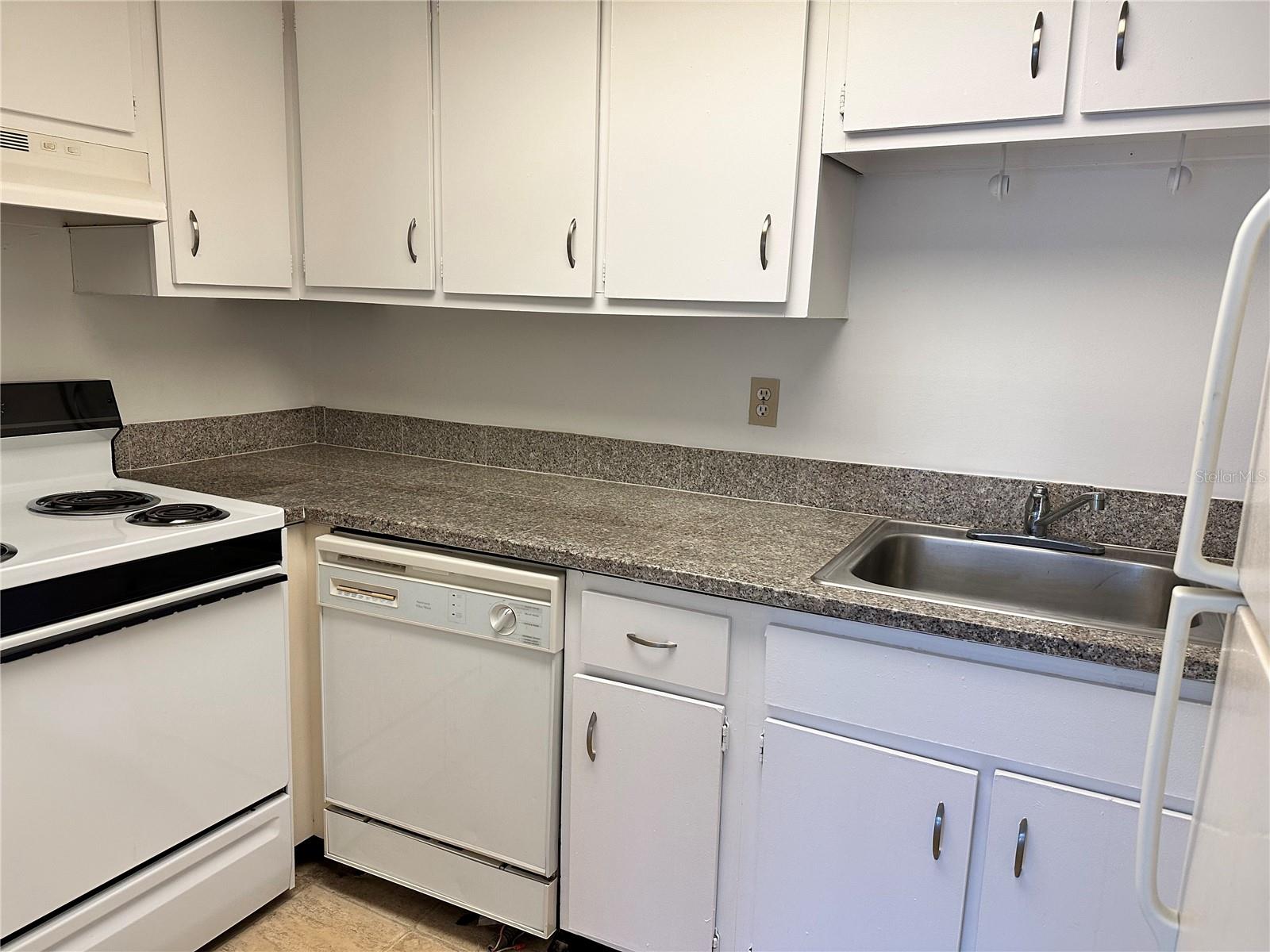 Image 4 of 14 For 2517 Caper Lane 205