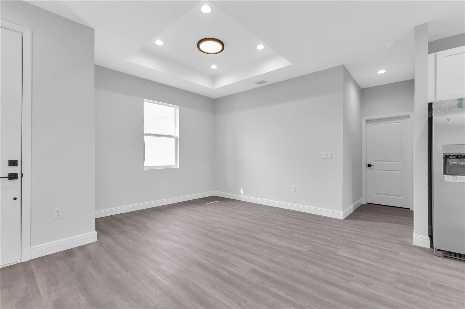 Image 5 of 31 For 13306 Allentown Avenue