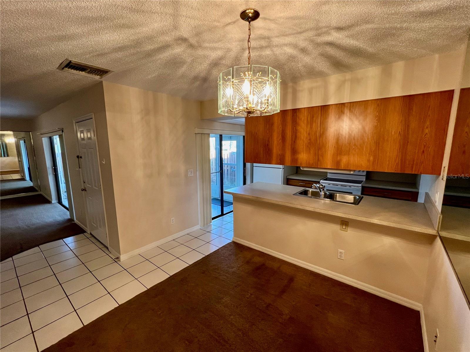 Image 8 of 39 For 2946 Tangerine Court